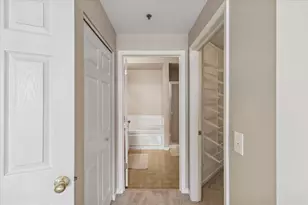 3100 Town Square Dr, Rolling Meadows, IL 60008 - Photo 9