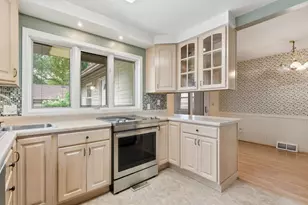 2534 30th St, Rock Island, IL 61201 - Photo 7