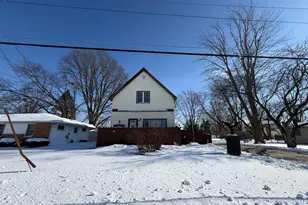 1012 S 6th St, Mattoon, IL 61938 - Photo 3