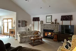 704 Brynnwood Ln, Lena, IL 61048 - Photo 9