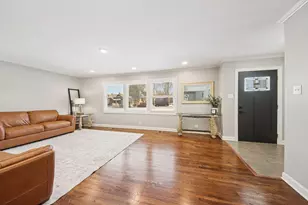 120 Walter Ct, Bloomingdale, IL 60108 - Photo 3