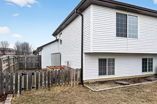 6822 Hadrian Dr, Joliet, IL 60431 - Photo 27