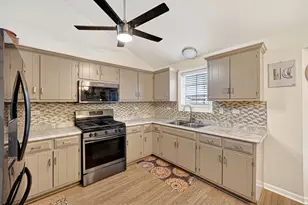 6822 Hadrian Dr, Joliet, IL 60431 - Photo 5