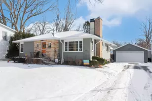 121 Pomeroy Ave, Crystal Lake, IL 60014 - Photo 1