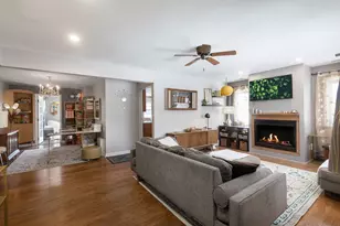 121 Pomeroy Ave, Crystal Lake, IL 60014 - Photo 3