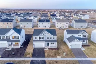 454 Bower Ln, Oswego, IL 60543 - Photo 3