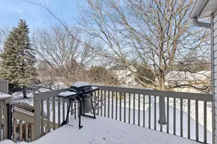 382 Crystal Ridge Dr, Crystal Lake, IL 60012 - Photo 19