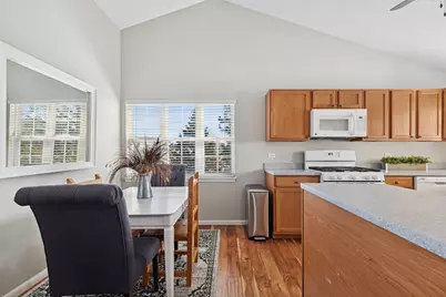 382 Crystal Ridge Drive #382, Crystal Lake, IL 60012 - Photo 7