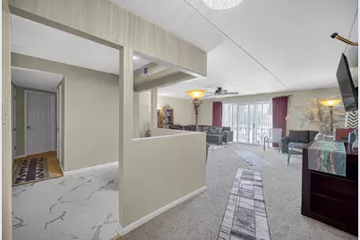18559 Escanaba Avenue #201, Lansing, IL 60438 - Photo 7