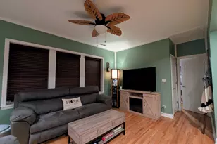 3910 N Bernard St, Chicago, IL 60618 - Photo 7