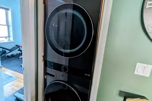 3910 N Bernard St, Chicago, IL 60618 - Photo 15