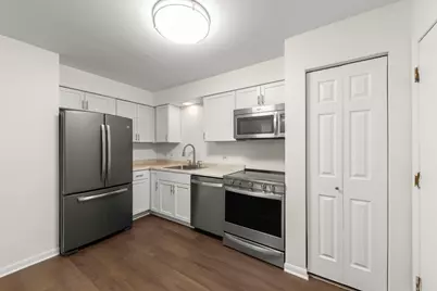 2331 Ogden Avenue #4, Downers Grove, IL 60515 - Photo 9