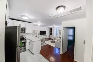 21 W Goethe St, Chicago, IL 60610 - Photo 3