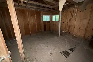 9 Maple Island St, Momence, IL 60954 - Photo 5