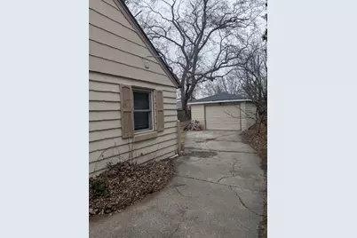 570 Farnum Avenue, Aurora, IL 60505 - Photo 13