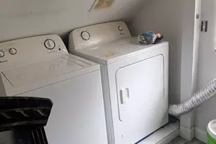 570 Farnum Ave, Aurora, IL 60505 - Photo 11