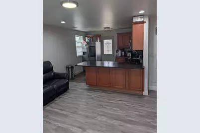 570 Farnum Avenue, Aurora, IL 60505 - Photo 3