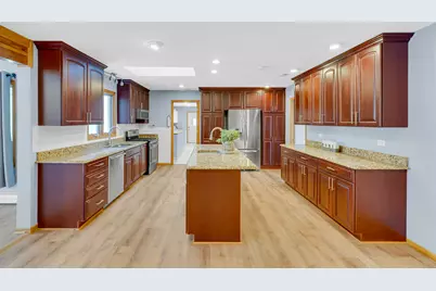 2226 Shannondale Road, Green Oaks, IL 60048 - Photo 7