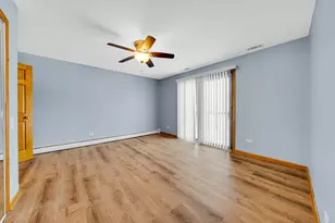 2226 Shannondale Rd, Green Oaks, IL 60048 - Photo 9