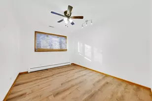 2226 Shannondale Rd, Green Oaks, IL 60048 - Photo 11