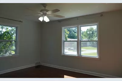 123 N Glenwood Avenue, Glenwood, IL 60425 - Photo 9