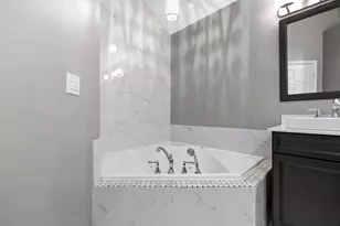 [Address not provided], Northbrook, IL 60062 - Photo 23