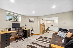 403 S Hough St, Barrington, IL 60010 - Photo 3