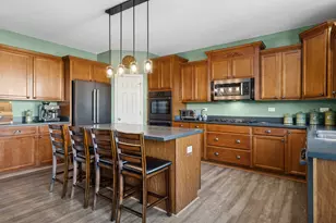 3 Birchwood Ct, Lake in the Hills, IL 60156 - Photo 5