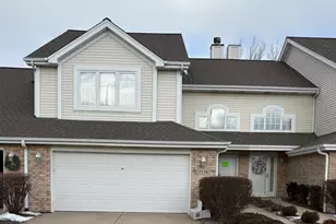 5536 Foxwoods Dr, Oak Lawn, IL 60453 - Photo 1