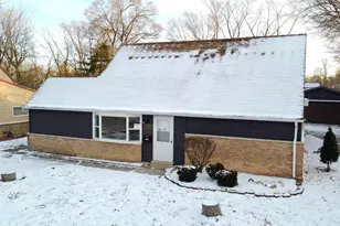 409 Winnemac St, Park Forest, IL 60466 - Photo 3