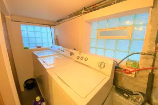 5731 S Campbell Ave, Chicago, IL 60629 - Photo 7