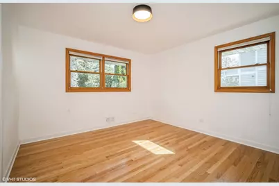 119 E Ellis Avenue, Libertyville, IL 60048 - Photo 11