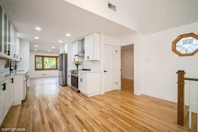 119 E Ellis Avenue, Libertyville, IL 60048 - Photo 5