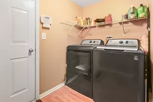 6771 E Wellsley Ct, Gurnee, IL 60031 - Photo 17