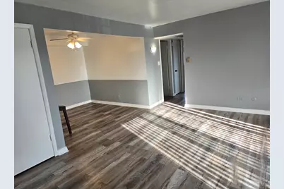 17701 Park Boulevard #304, Lansing, IL 60438 - Photo 3