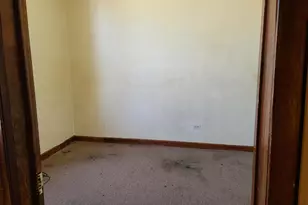 935 E 75th St, Chicago, IL 60619 - Photo 15