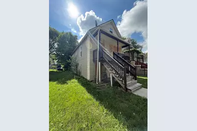 8417 S Escanaba Avenue, Chicago, IL 60617 - Photo 1