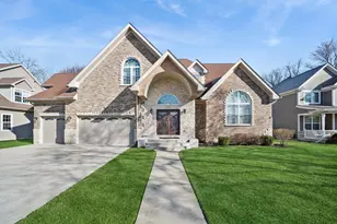 940 Freeman Rd, Hoffman Estates, IL 60192 - Photo 1