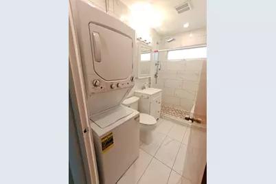 2437 W Balmoral Avenue #2, Chicago, IL 60625 - Photo 13