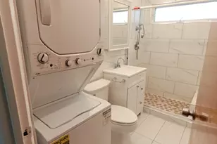 2437 W Balmoral Ave, Chicago, IL 60625 - Photo 13