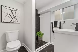 8746 S Wood St, Chicago, IL 60620 - Photo 21