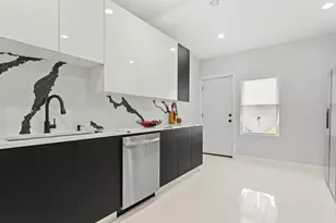 8746 S Wood St, Chicago, IL 60620 - Photo 7