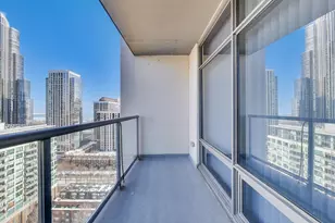 100 E 14th St, Chicago, IL 60605 - Photo 17