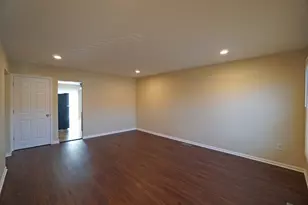 2908 30th St, Zion, IL 60099 - Photo 5