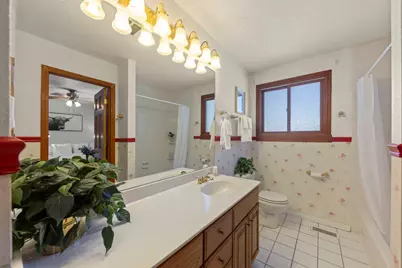 1922 Cambridge Lane, Wheaton, IL 60189 - Photo 7