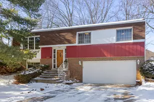 1922 Cambridge Ln, Wheaton, IL 60189 - Photo 1