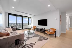 1560 N Sandburg Terrace, Chicago, IL 60610 - Photo 5