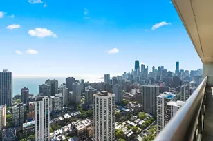 1560 N Sandburg Terrace, Chicago, IL 60610 - Photo 29