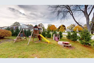 1327 Larchmont Drive, Buffalo Grove, IL 60089 - Photo 33