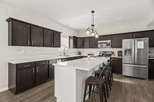 2252 Runway Dr, New Lenox, IL 60451 - Photo 7